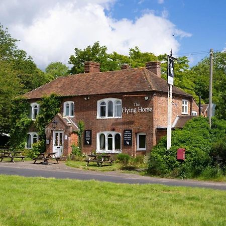 The Flying Horse Inn Boughton Aulph Zewnętrze zdjęcie