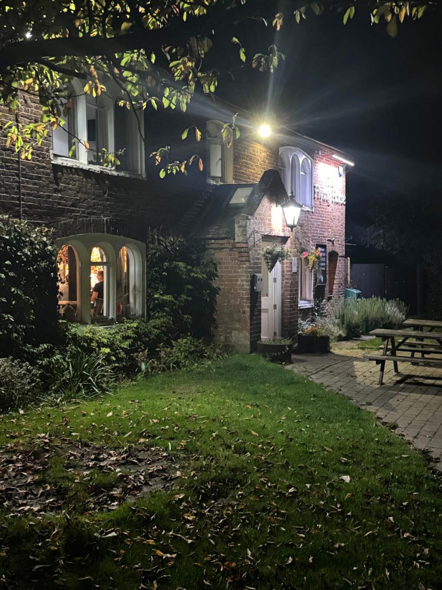 The Flying Horse Inn Boughton Aulph Zewnętrze zdjęcie